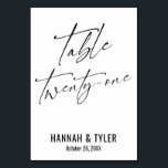 Numeração De Mesa Mesa Elegante Contemporânea de Tipografia Vinte e<br><div class="desc">Negrito, simples, contemporâneo, elegante. Este design complementa uma coleção crescente de peças únicas que são atraentes para os olhos e distintivas. Use os campos modelo para alterar os detalhes do espaço reservado e tornar o design próprio. Outras cores e estilos estão disponíveis nesta coleção. Aqui eu apresentei uma fonte maravilhosa...</div>