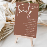 Numeração De Mesa Mesa Roteiro 20   Nomes de Convidado<br><div class="desc">Cartões simples e chic em crosta e branco fazem uma declaração elegante no seu casamento ou evento. Design apresenta "mesa [number]" em uma combinação de olhares de serif clássica e de caracteres de script manuscritos, com nomes individuais de convidados por baixo. Design repete-se de ambos os lados. Cartões numerados individualmente...</div>