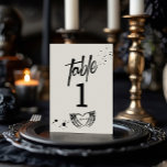 Numeração De Mesa Noite de Halloween do Casamento da Ala Viva<br><div class="desc">Este design mede 5 x 7 polegadas/12, 7 x 17, 8 cm e é perfeito para números de tabelas. Ponha o tom para o seu dia romântico sombrio com a nossa coleção de casamento Gótica Skeleton Grunge. Apresentando designs negros e brancos ousados com motins de esqueleto sujos, nossos convites, sinais...</div>