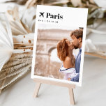 Numeração De Mesa Nome e Foto do Destino do Tema Viagem de Casamento<br><div class="desc">Adicione um toque especial de acabamento às suas mesas de recepção de casamento com estas placas de número personalizadas da tabela de fotos. Nomeie cada mesa após um destino de viagem memorável e adicione uma foto e o nome de destino a essas placas de mesa exclusivas. Sua foto está alinhada...</div>