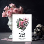 Numeração De Mesa Número da Tabela de Casamento Gótico com Esqueleto<br><div class="desc">Vintage galopante,  número da mesa de casamento gótica de crânio floral em sotaque cor-de-rosa personalizável para seus detalhes de evento.</div>