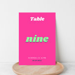 Numeração De Mesa Tabela Retroativa Verde Cor-de-Rosa Brilhante Núme<br><div class="desc">Celebre o seu casamento com esta placa de números audaciosa e brilhante,  com fundo rosa vibrante e o seu texto personalizado. Adicione facilmente seus próprios detalhes clicando na opção "personalizar".</div>