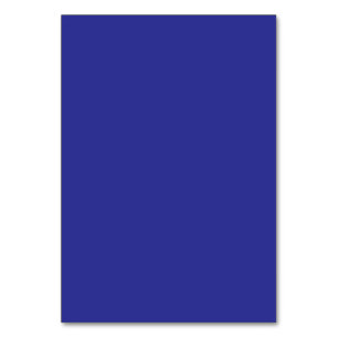 Numeração De Mesa uma parede azul com um relógio