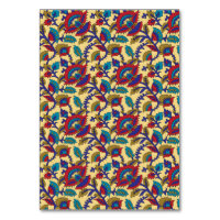 Uma peça de arte têxtil vibrante com vermelho arro