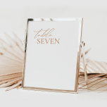 Número da Tabela de Casamento Elegante da Caligraf<br><div class="desc">Está planejando um casamento com temas boêmicos e procurando o Sinal de Pedestal perfeito para combinar com sua estética? Este cartaz maravilhosamente desenhado apresenta uma fonte moderna de caligrafia que complementa perfeitamente qualquer tema de casamento. O layout limpo e moderno garante que o sinal seja na moda e fácil de...</div>