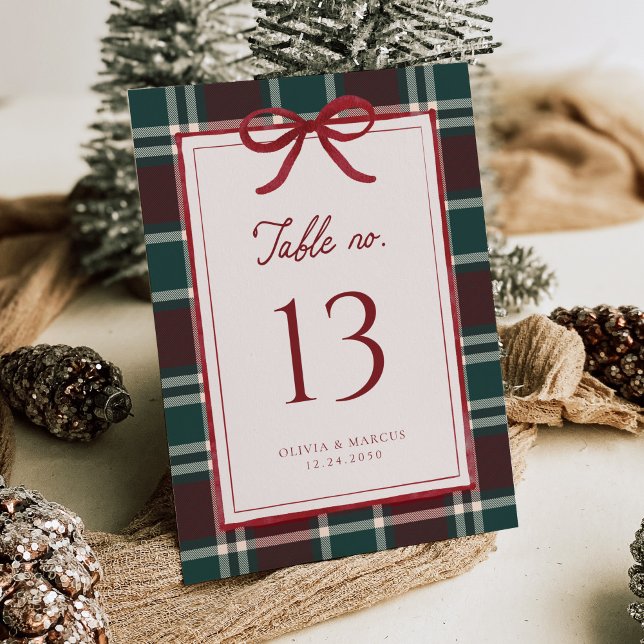 Números de Mesa com Laço de Natal em Xadrez Verde  (Burgundy green plaid Christmas wedding table number with ribbon bow, classic holiday tartan design)