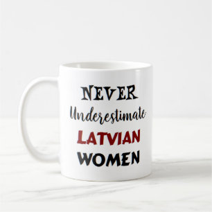nunca subestime a caneca de café das mulheres lat