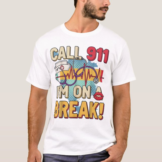 Nurse off Duty“ T-Shirt – Lustiges Shirt  (Frente)