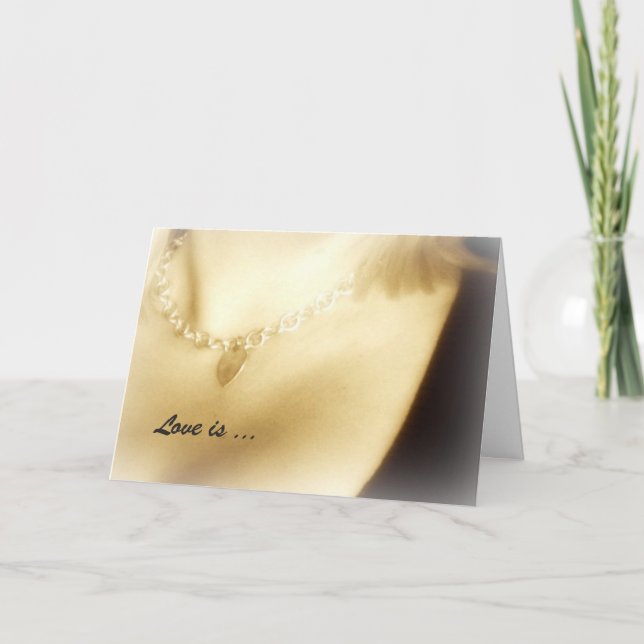 O amor é… cartão romântico dos namorados (Frente)