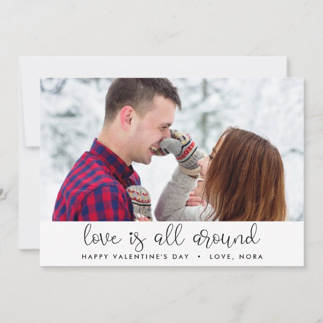 O amor está em volta de um cartão de Dia de os nam (Frente)