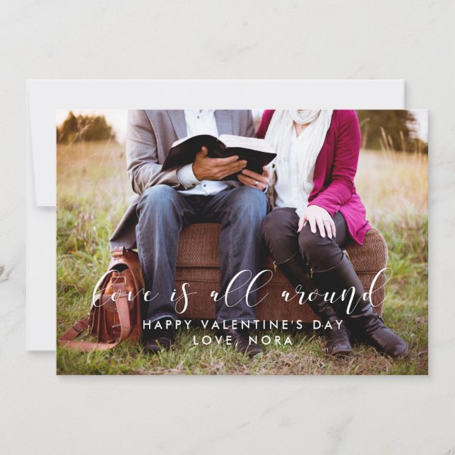 O amor está em volta do cartão com fotos Dia de os (Frente)