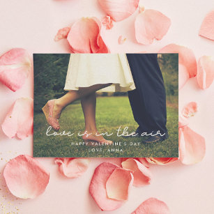 O amor está no cartão com fotos do Dia de os namor