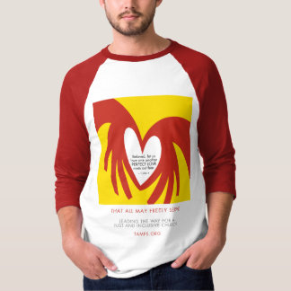 O amor molda para fora o medo - t-shirt