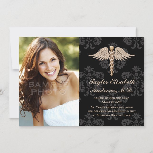 O anúncio vermelho da graduação da Faculdade de (Frente)