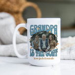 O avô retrô é a caneca de fotos de cabra<br><div class="desc">Uma caneca de cabra retrô para o avô com foto personalizada. Sua foto será exibida em forma de adesivo de borda ondulada e enquadrada com "vovô é cabra". Personalize com o(s) nome(s) do(s) neto(s) ou netos ou qualquer texto que você quiser. Use a mesma foto na frente e atrás ou...</div>