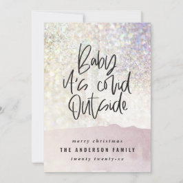 O bebê de classe brilhante está enevoado fora do N