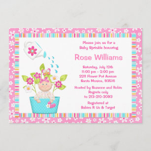 O bebê polvilha o convite do chá da menina do pote