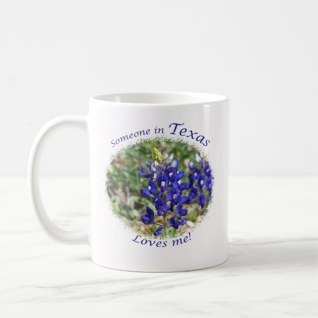 O Bluebonnet "alguém em Texas ama-me!" Caneca (Esquerda)