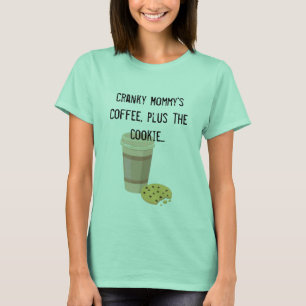 O café irritadiço da mamã com t-shirt do biscoi