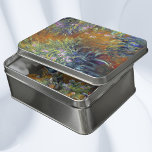O Caminho Através das Irrisões por Claude Monet<br><div class="desc">O Caminho através dos irlandeses (1914-1917), de Claude Monet, é uma pintura floral de arte do impressionismo vintage que apresenta os jardins de Monet em Giverny, França. Um caminho de jardim através de lindas flores floridas da íris em primavera. Sobre o artista: Claude Monet (1840-1926) foi o fundador do movimento...</div>