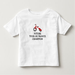 O campeão futuro de Tour de France caçoa o t-shirt