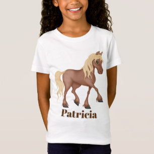 O cavalo bonito adiciona o t-shirt conhecido das