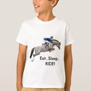 O cavalo do Appaloosa come o t-shirt dos miúdos d
