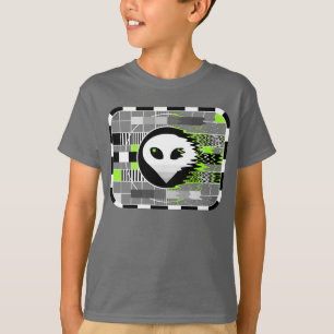 O cinza básico do miúdo estrangeiro do t-shirt d
