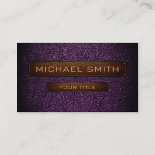 O couro roxo escuro parece uma etiqueta marrom