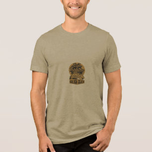 O design da camiseta é praia dourada