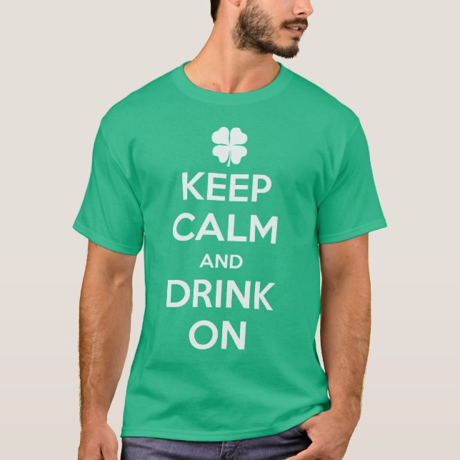 O dia de St Patrick engraçado mantem a camisa (Frente)