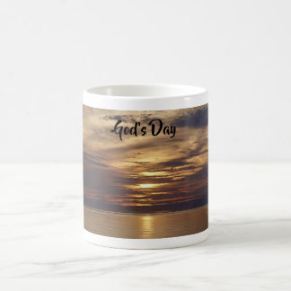 O dia do deus da caneca de café