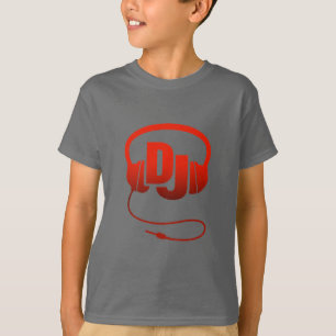 O DJ vermelho caçoa o t-shirt