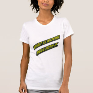 O Espírito está a mover-se com o T-Shirt