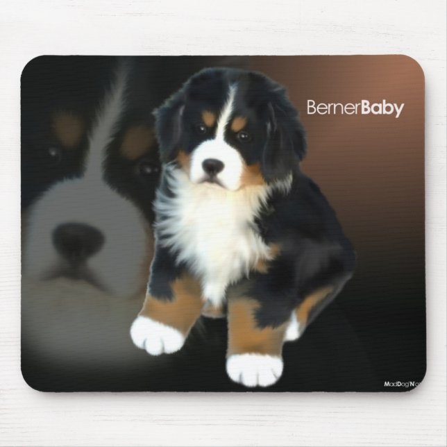 O filhote de cachorro de MadDog senta Mousepad (Frente)