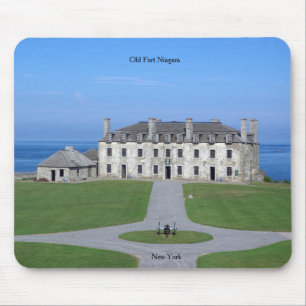 O forte velho Niagara Barracks o mousepad