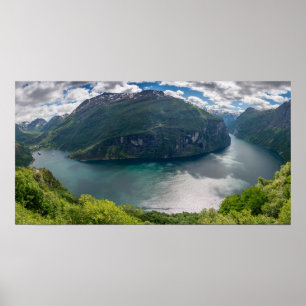 O Geirangerfjord completo no poster do panorama