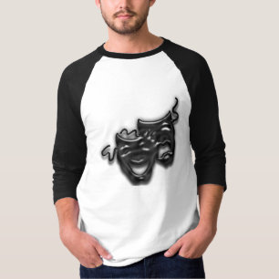 O grande preto mascara o t-shirt do Raglan
