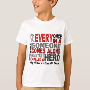 O HERÓI VEM AVANTE t-shirt de 1 CANCRO CEREBRAL d