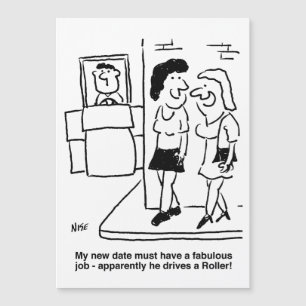 O homem dirige um rolo de carro engraçado