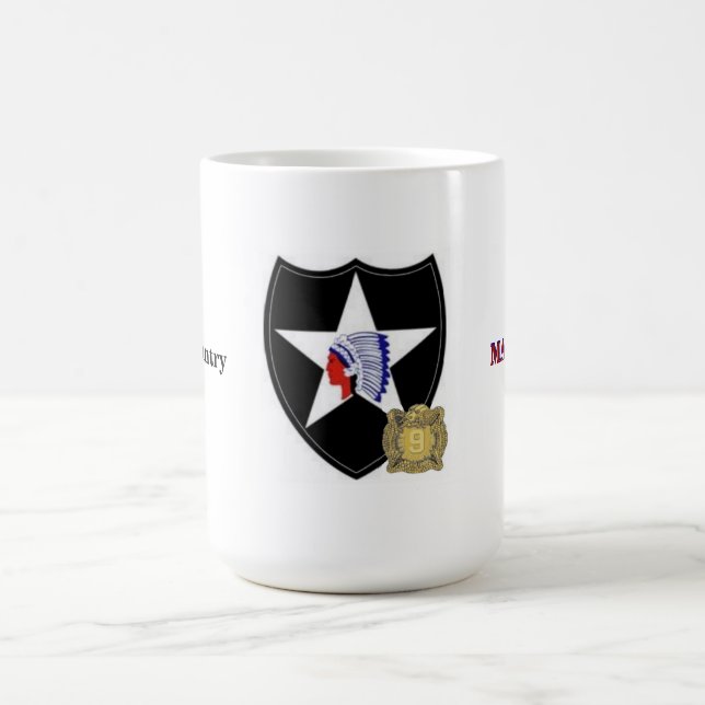 ò Infantaria Div SSI com a 9a caneca dos Inf DUI (Centro)