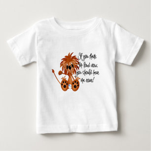 O leão do bebê ouve-me rujir o camiseta e os