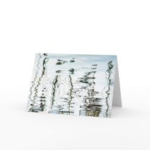 O líquido supre o cartão vazio