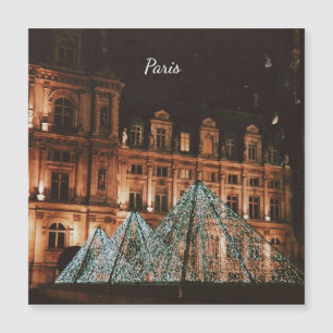 O Louvre, Paris, França