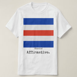 O marinho embandeira a camisa (Charlie), homem