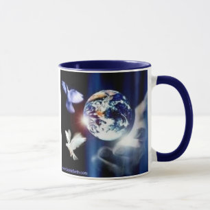 O mundo inteiro em sua caneca de café da mão