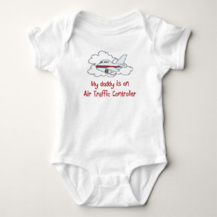 O pai é uma camisa do bebê de controlador aéreo