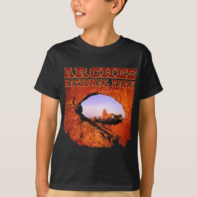 O parque nacional dos arcos caçoa o t-shirt (Frente)