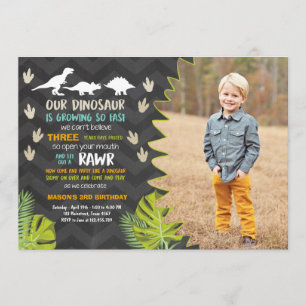 O partido do dinossauro do convite do aniversário