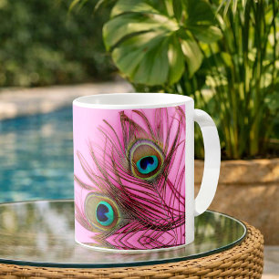 O pavão empluma-se a caneca de café